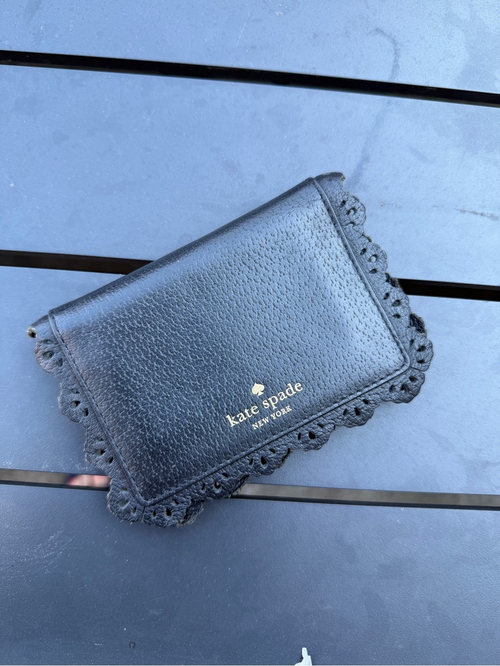 kate spade black scalloped leather card holder with gold logo